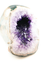 Amethyst Geode: The Cave